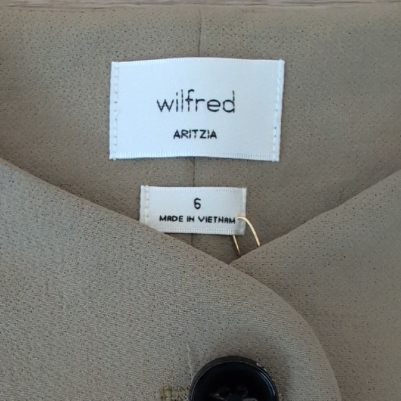 Aritzia Regal Vest for Effortless Style - Picture 3 of 5